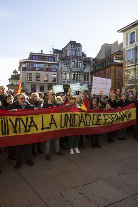 Concentración de la plataforma "España existe" en Oviedo.