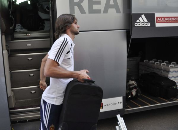 Apoteósica llegada del Real Zaragoza al Ciudad de Valencia.