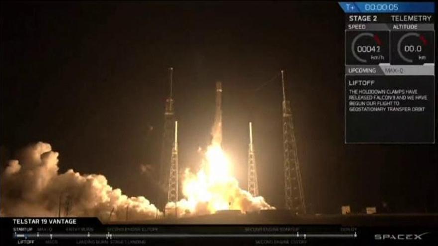 El cohete Falcon 9 despega desde Cabo Cañaveral