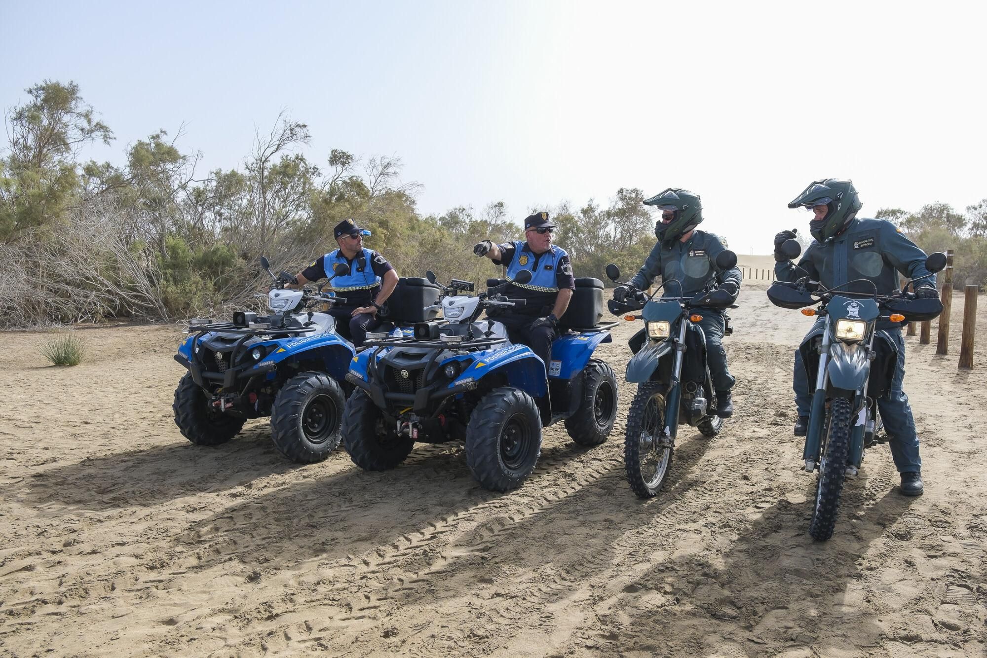 La Guardia Civil y el Cabildo controlan los accesos a las Dunas de Maspalomas