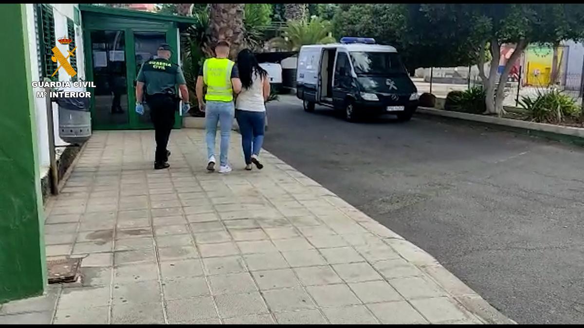 Una de las detenidas por la estafa en el alquiler de villas vacacionales en Fuerteventura