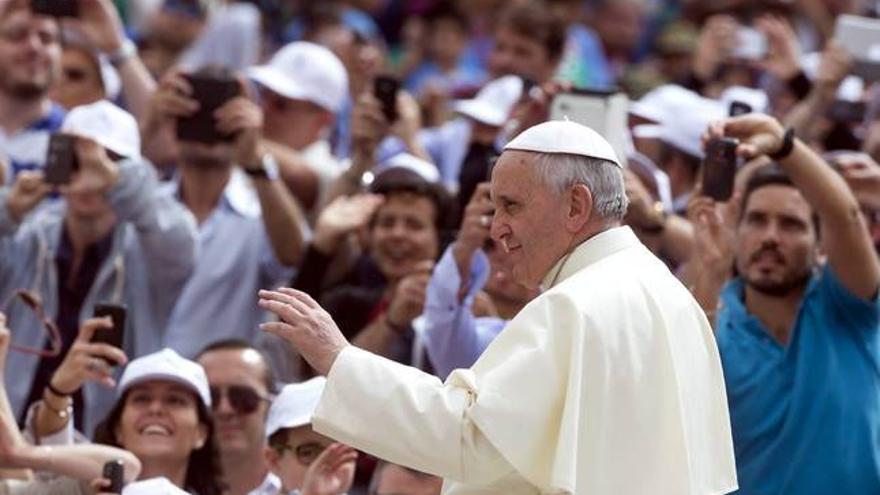 El Papa pide perdón por la &quot;omisión&quot; de la Iglesia en los abusos sexuales