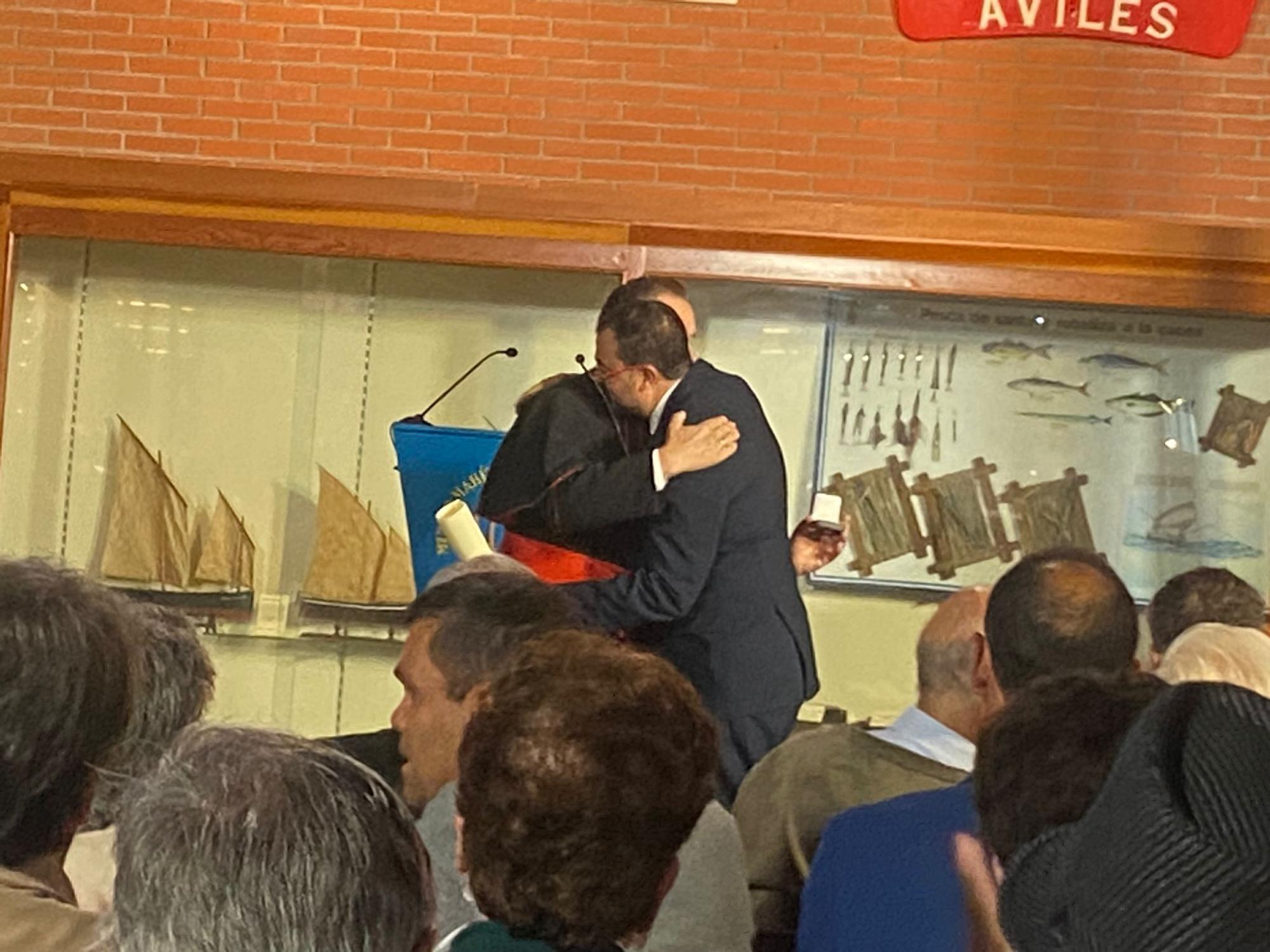 El cardenal Ángel  Fernández Artime recibe el título de Hijo Predilecto de Asturias en Luanco (Gozón)