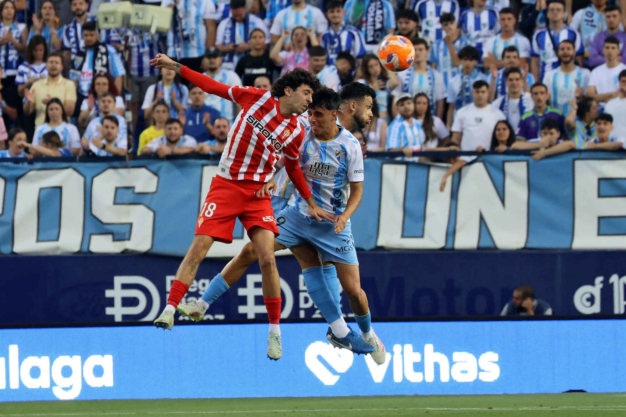 EN IMÁGENES: Ambientazo en el Málaga-Sporting disputado en La Rosaleda