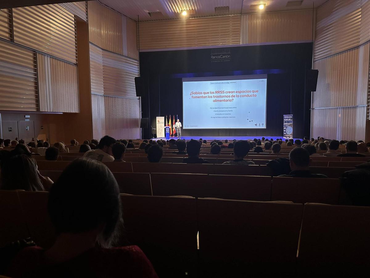 Jornada Provincial de Plan de Seguridad y Confianza Digital para institutos.