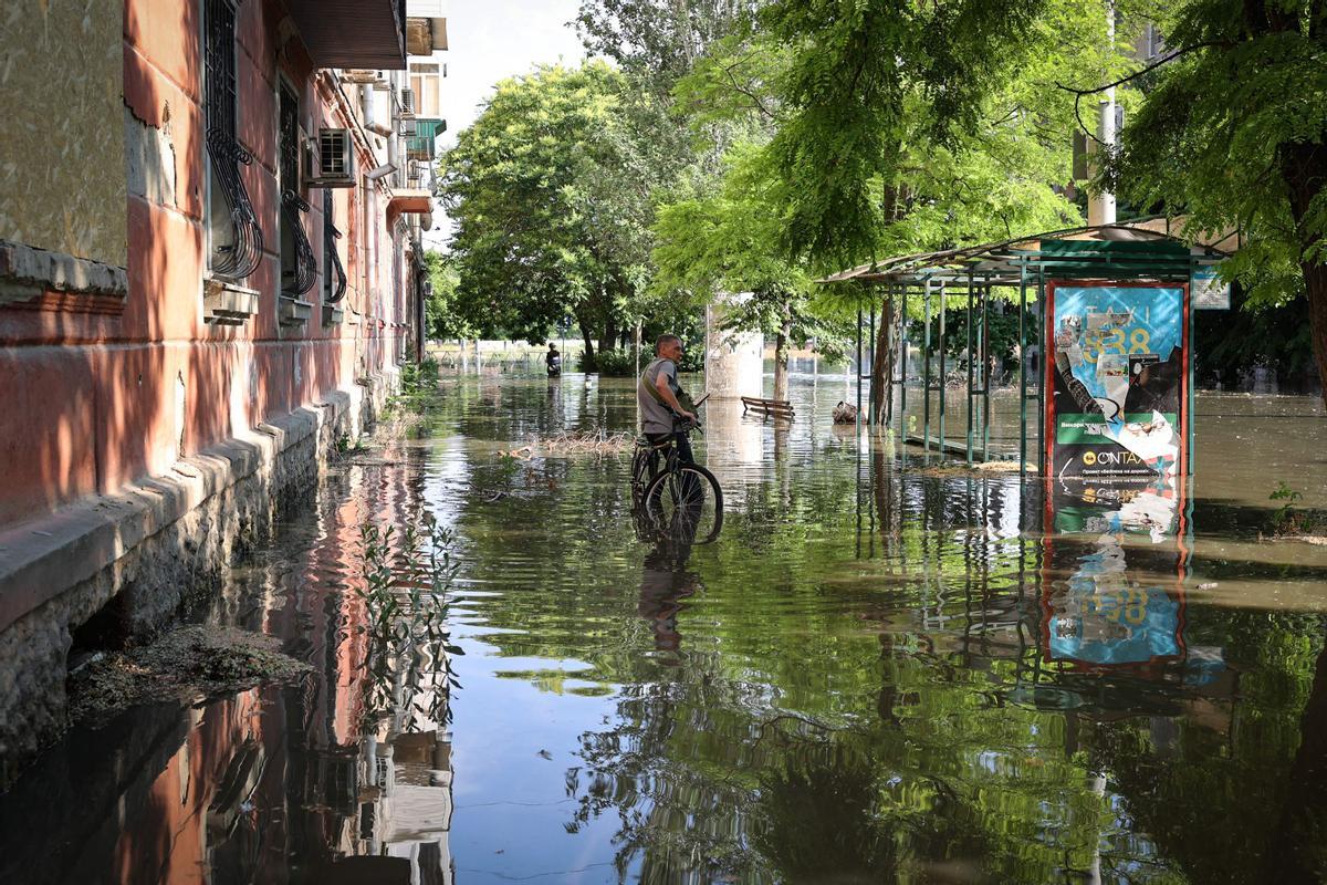 Evacuaciones en Jersón tras la destrucción de la presa de Nueva Kajovka