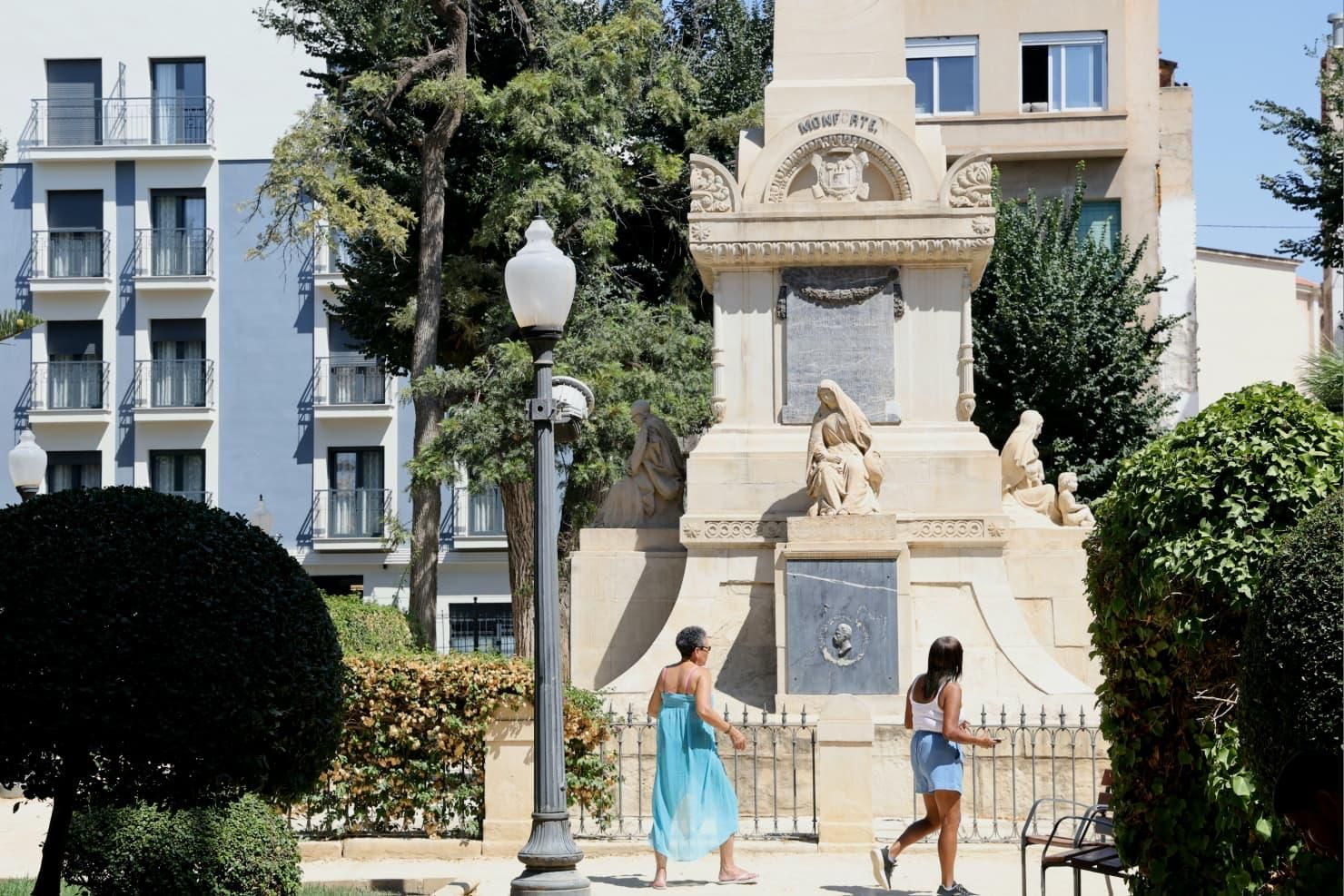 El Ayuntamiento de Alicante se olvida del panteón de Quijano en la renovación del parque de Santa Teresa
