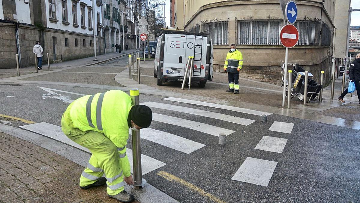 Al final de Alfonso XIII hay instalados nuevos bolardos que impiden el paso de vehículos.