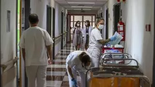 Los hospitales de la provincia cerrarán más camas este verano por la falta de personal