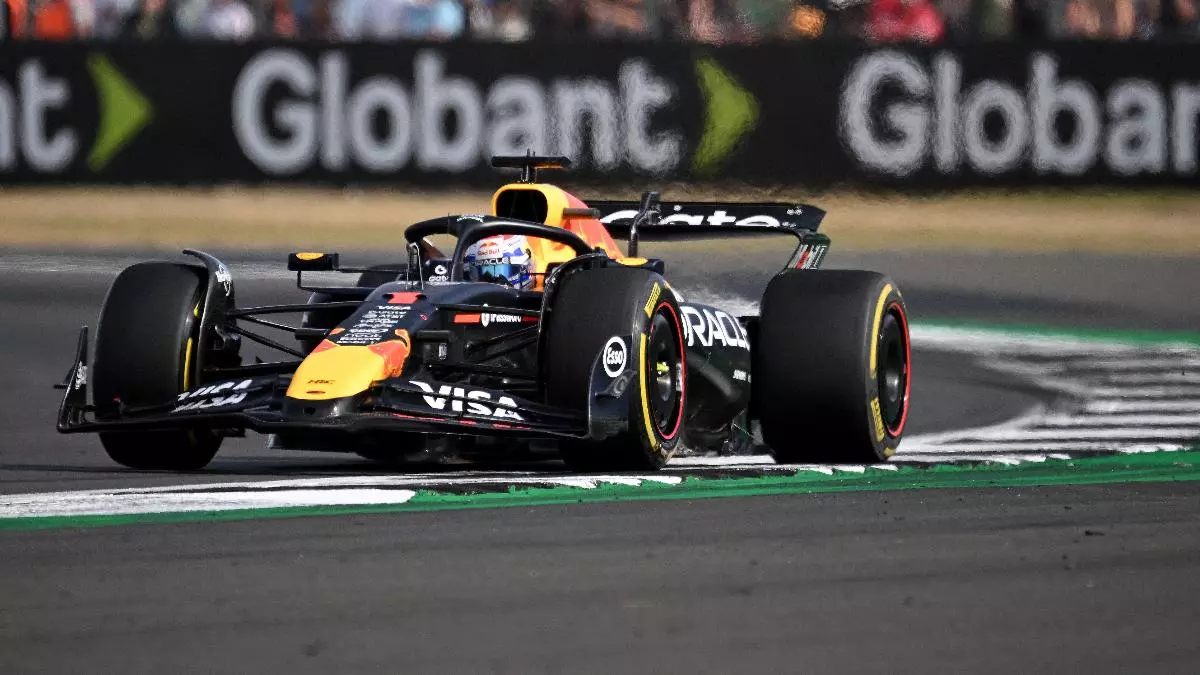 Verstappen arruina la fiesta de McLaren en Silverstone