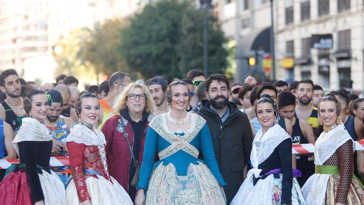 Salida de la prueba con la presencia de la Fallera Mayor de València y su Corte de Honor