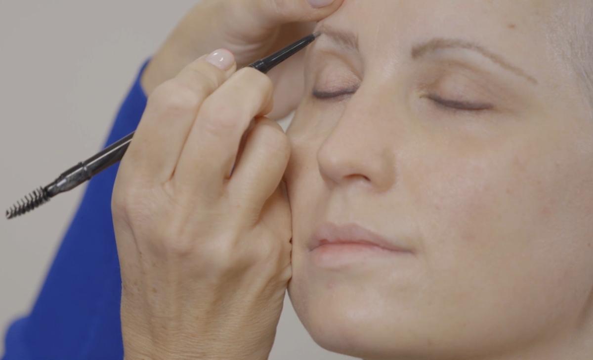 Estética oncológica: ¿Cómo hacer un maquillaje sencillo en pocos minutos?