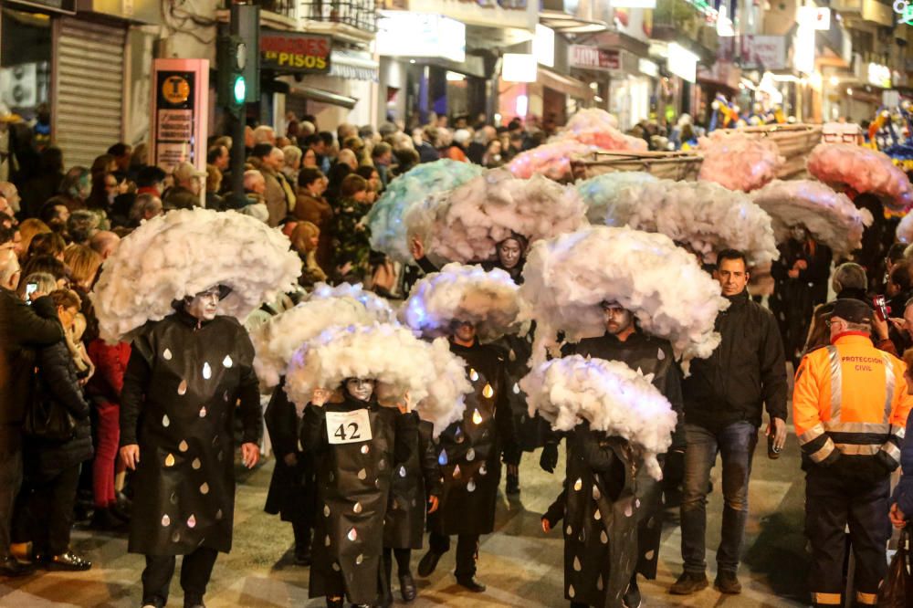 El Carnaval llena Benidorm de disfraces