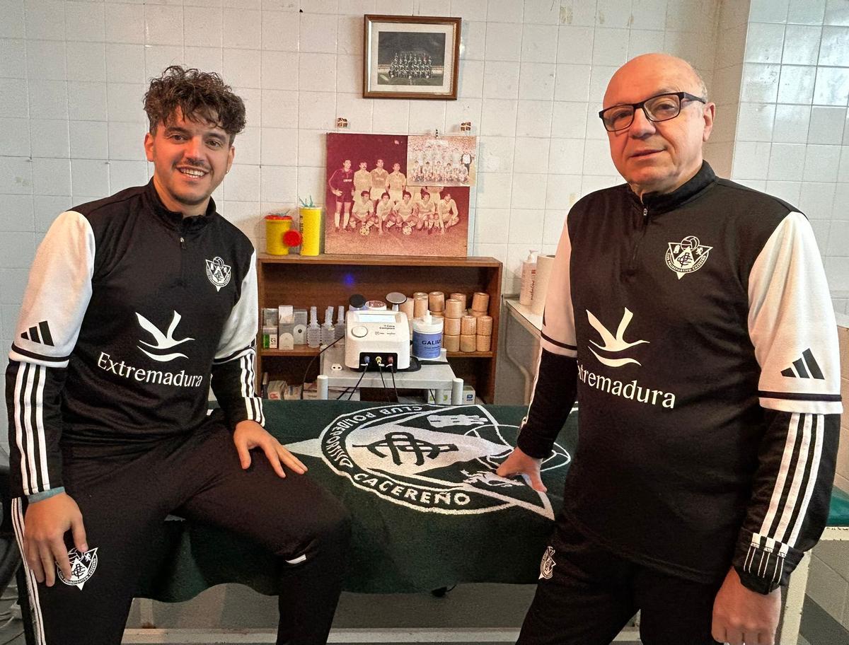 Los dos protagonistas, en su lugar de trabajo en el Príncipe Felipe.