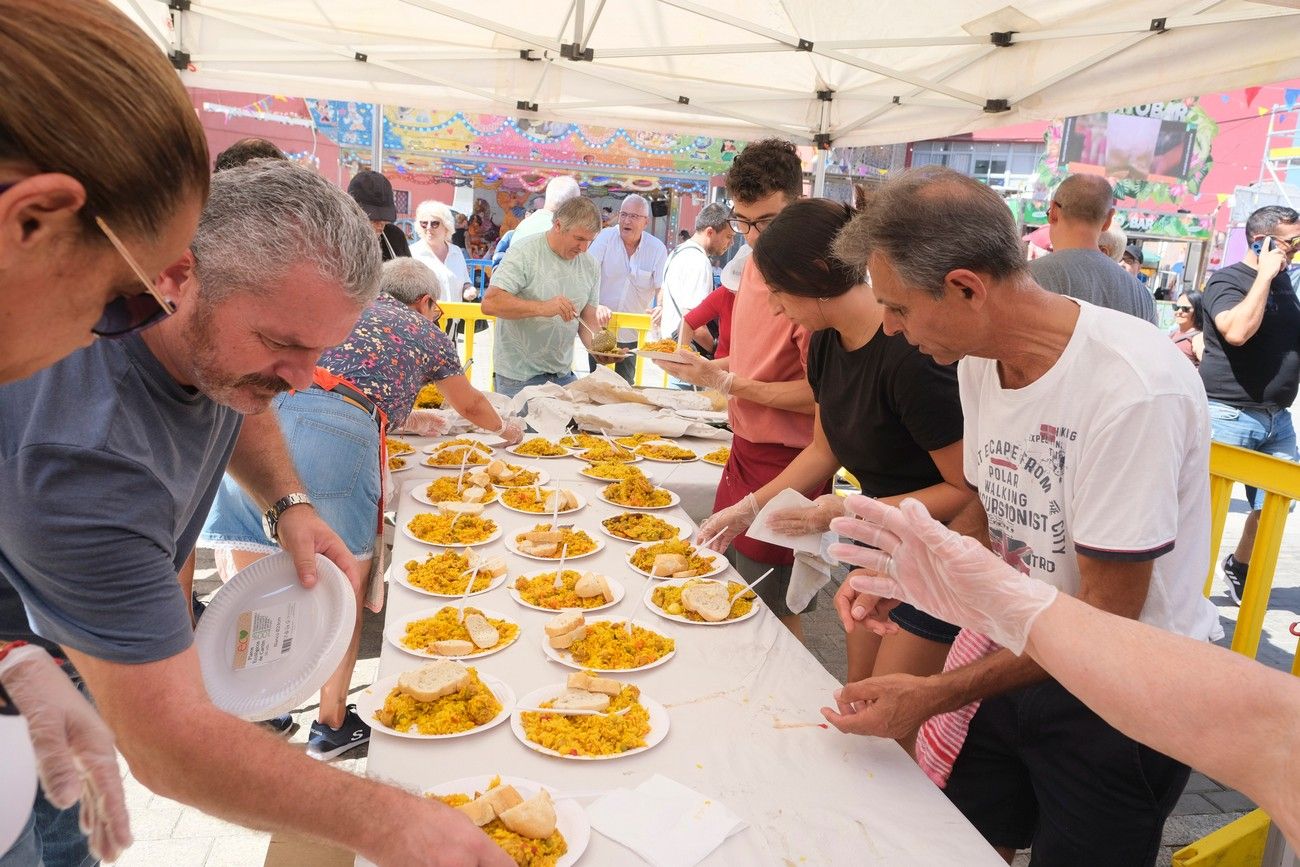 Paellada y Concierto de Aristides Moreno en la clausura de las Fiestas del Pilar 2025