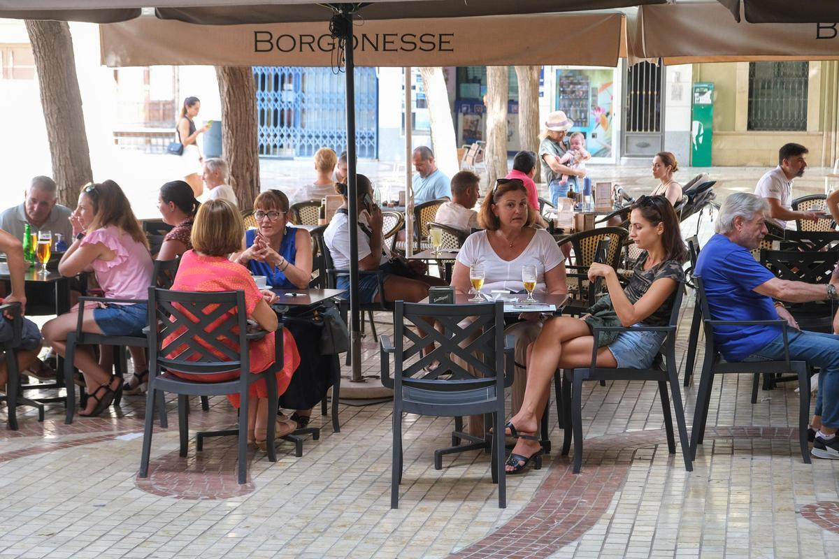 Una terraza en la Plaça Baix
