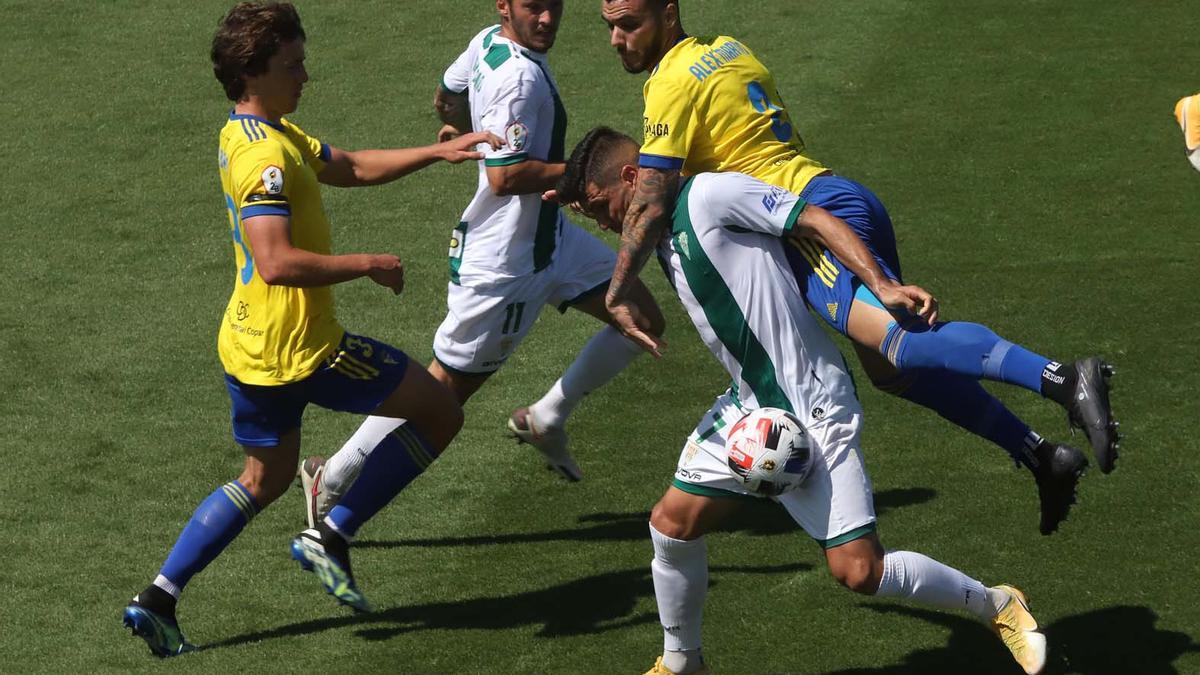 Las imágenes del Cádiz B - Córdoba CF