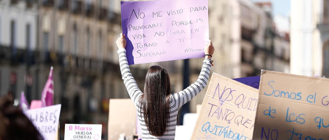 Una pancarta en una manifestación del 8M en Madrid