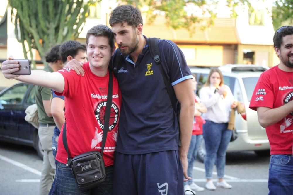 Llegada del UCAM Murcia CB a Murcia