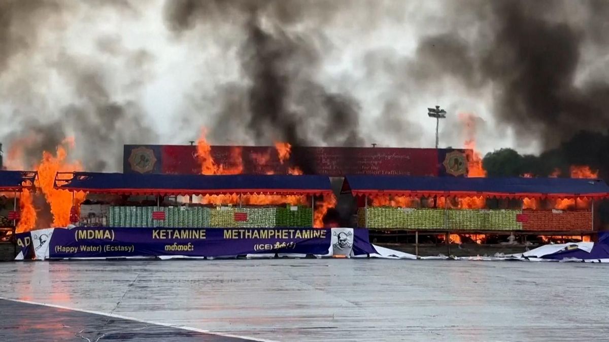 Queman drogas en Myanmar