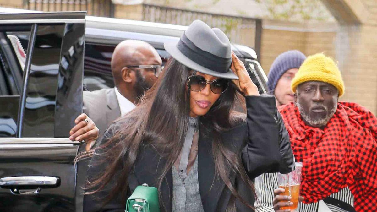 Naomi Campbell y su abrigo 'must'