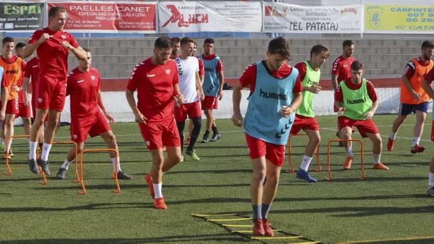 Un momento del primer entrenamiento rojillo que tuvo lugar ayer.