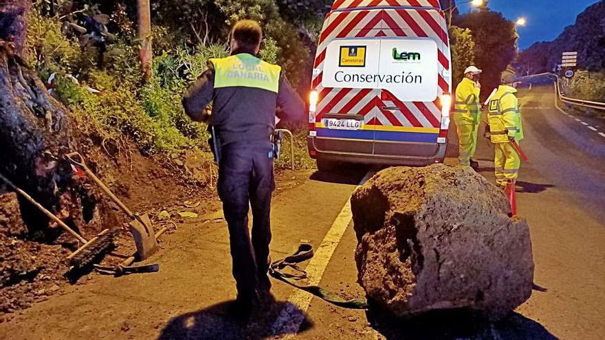 Desprendimiento de una roca en los Llanos de María Rivera