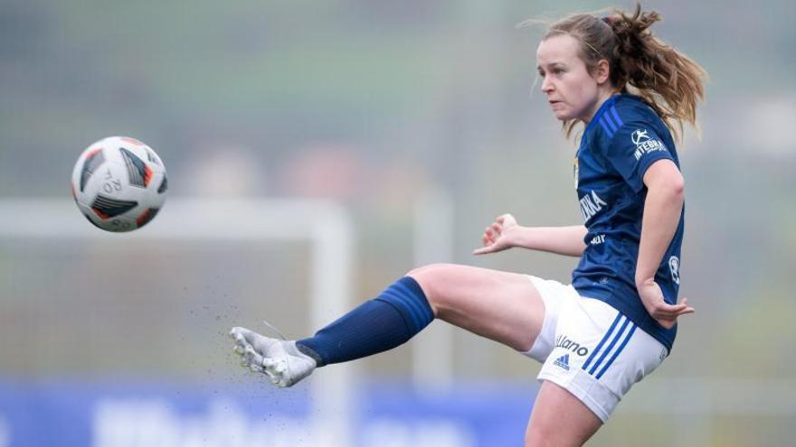 María Iglesias, durante el partido. | Real Oviedo Femenino