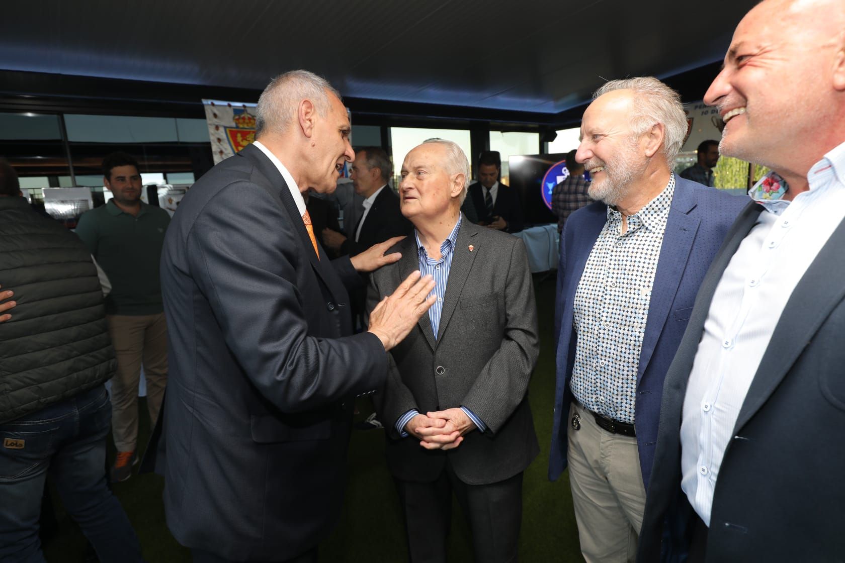 Homenaje de la peña 10 de mayo a los campeones de 1986