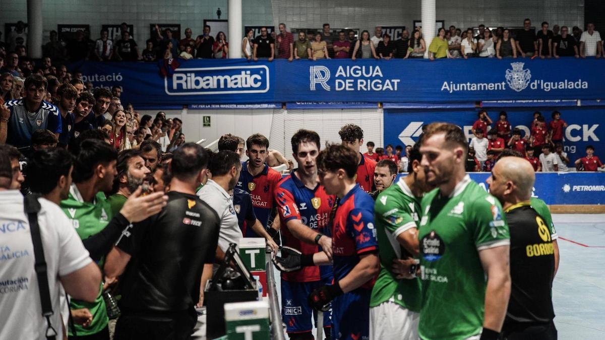 L'epíleg del partit va veure enfrontaments a la pista i també crits des de les graderies