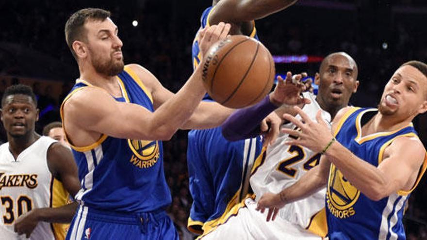 Los Lakers vencen por sorpresa a los Warriors.