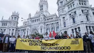 El ruido de miles de llaves llena el centro de Madrid en protesta por la crisis de vivienda