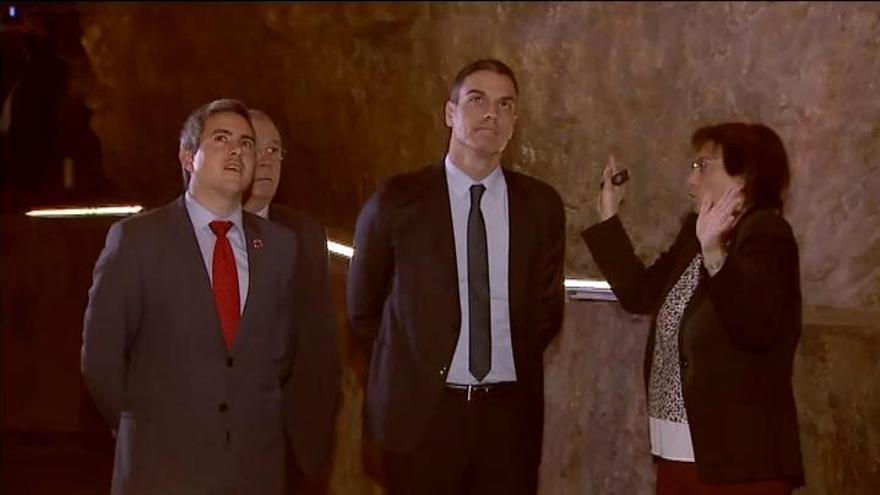 Sánchez destaca el "valor de lo público" durante su visita a la Cueva de Altamira