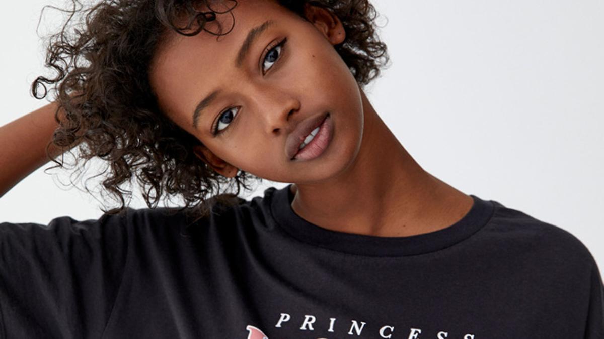 Camiseta de princesas Disney de Pull&Bear