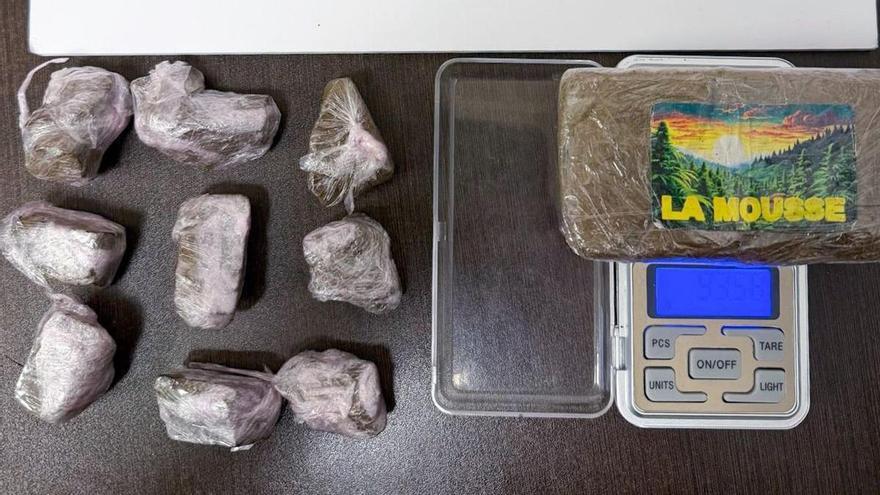 Detenido en Arona tras ser sorprendido con casi 200 gramos de hachís gracias a un agente canino