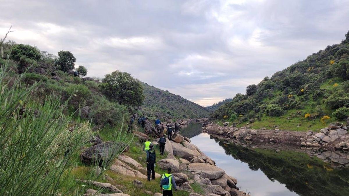 Efectivos en el río Ibor, el lugar donde se tiene constancia de que estuvo Rosalía Cáceres.