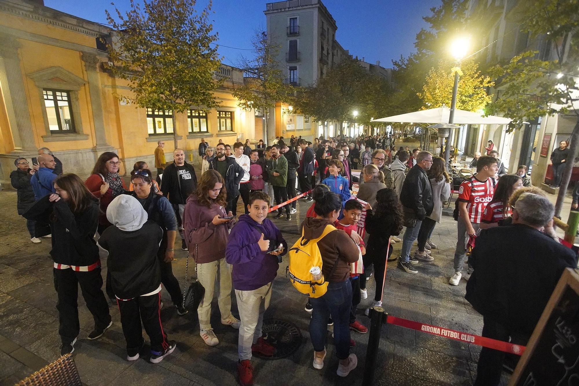 Gazzaniga i Miguel per alegrar una grisa tarda de novembre a Girona