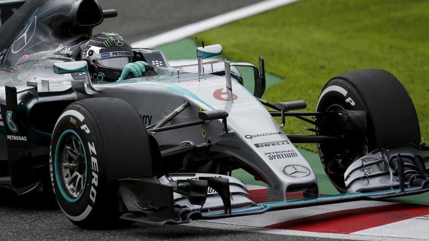 Rosberg aconsegueix la «pole» a Japó per davant de Hamilton