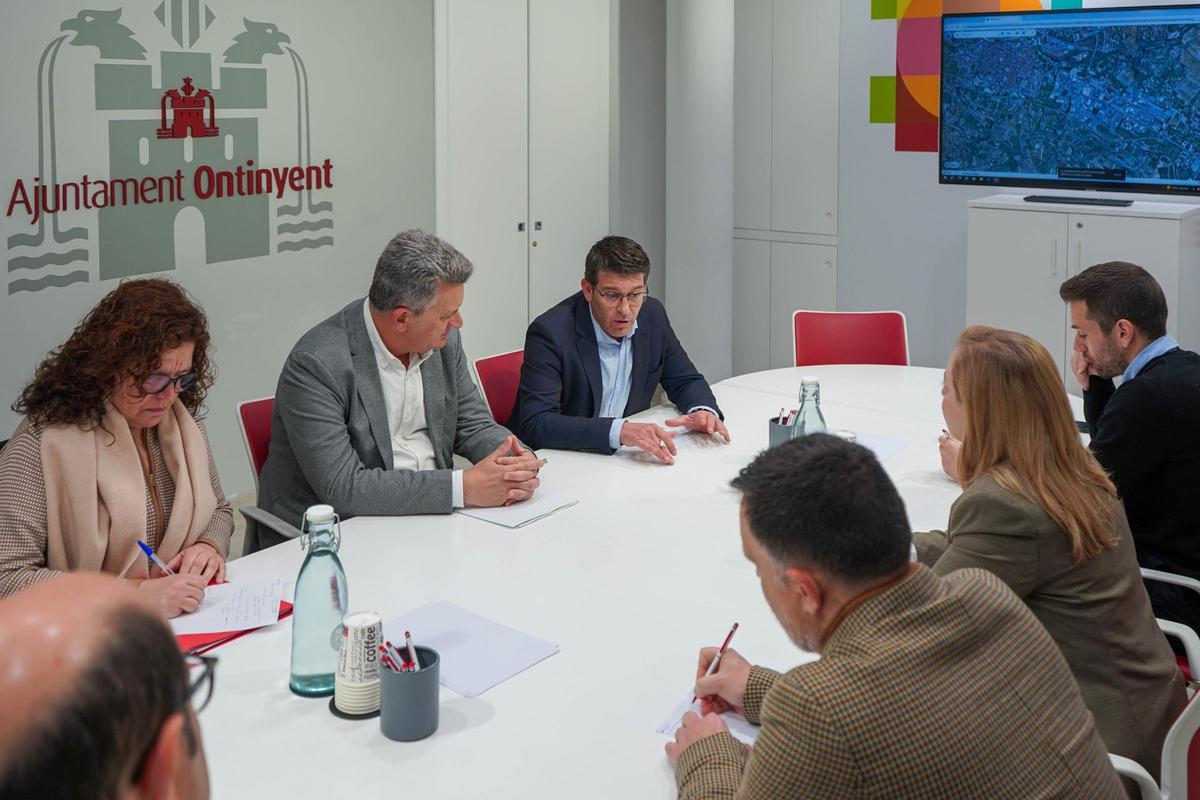 Reunión del conseller Martínez Mus con el alcalde de Ontinyent, Jorge Rodríguez.