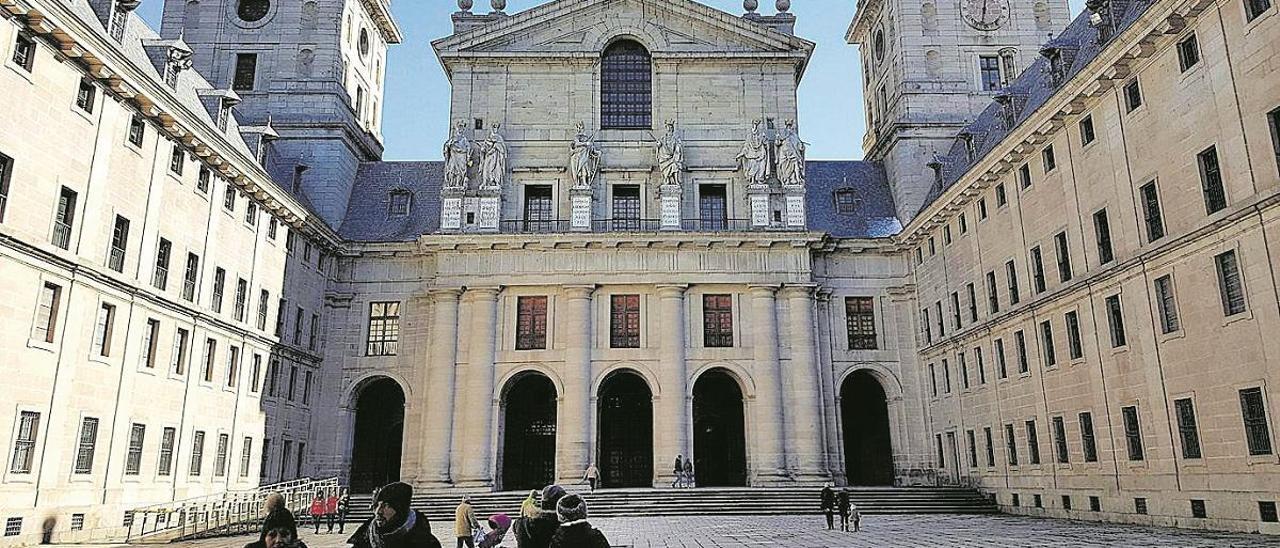 Patio de los Reyes del Real Monasterio de El Escorial.