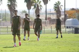 Posibles alineaciones del Córdoba CF-Almería: altas, bajas y dudas para el derbi