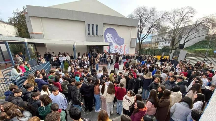 Los centros educativos de Plasencia guardan un minuto de silencio