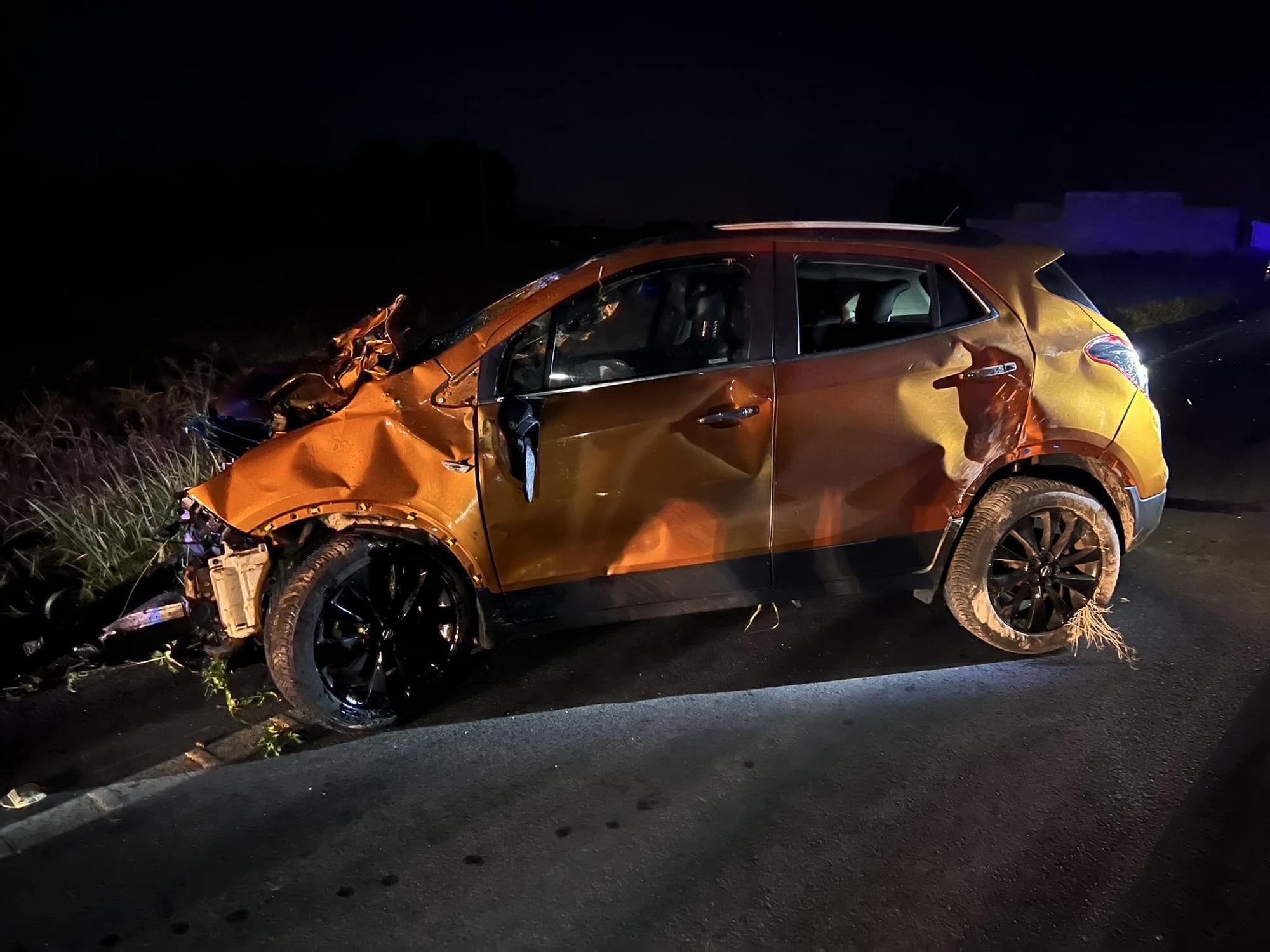 FOTOS | Un motorista muere tras un choque frontal con un coche con tres ocupantes en Alcúdia