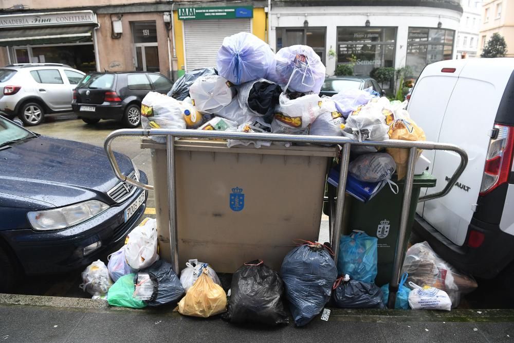 A Coruña: Basura sin recoger por tercer día