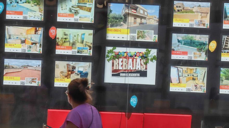 La compraventa de viviendas cae en Alicante por segundo mes consecutivo y confirma el cambio de tendencia