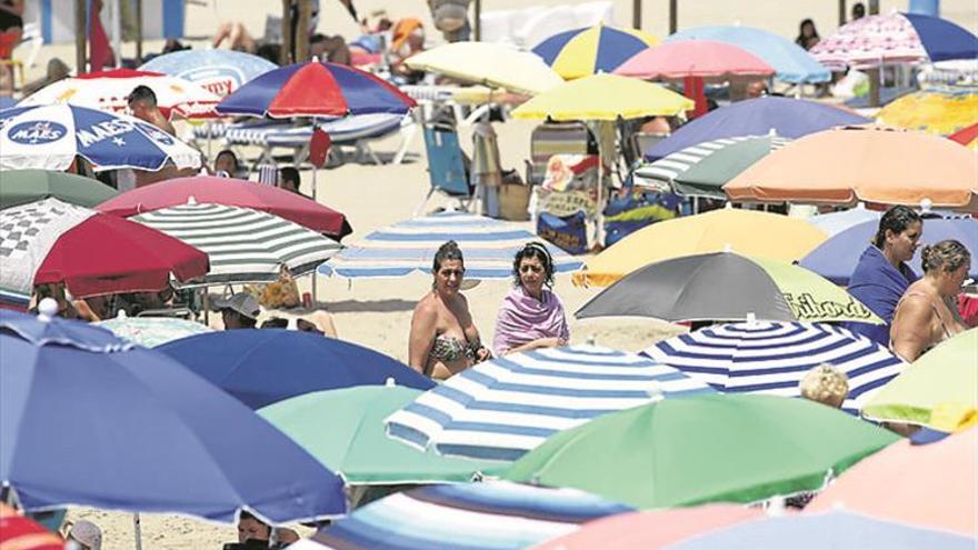 El litoral de Castellón cuelga el cartel de ‘completo’ durante este puente de agosto