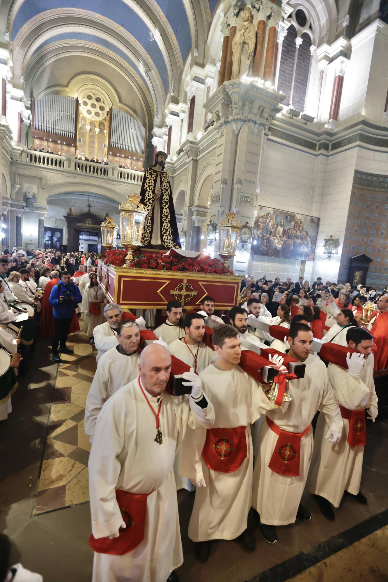 Suspendida la procesión de Jesús Cautivo en Oviedo por el mal tiempo