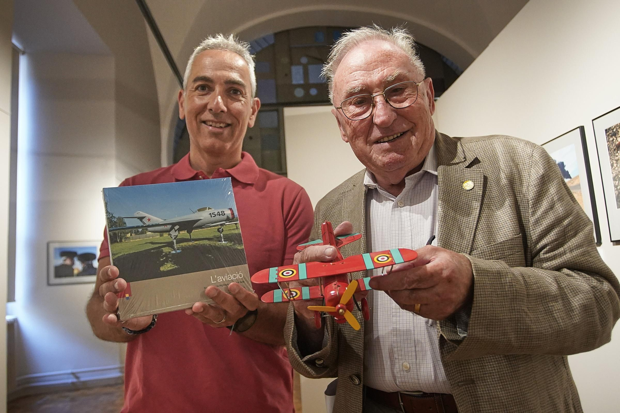 Les fotos de la presentació del llibre "L’aviació", un nou volum dels "Quaderns de la Revista de Girona"