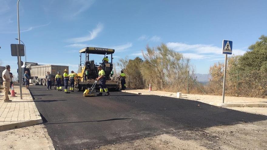 Rincón inicia el asfaltado de ocho vías del municipio