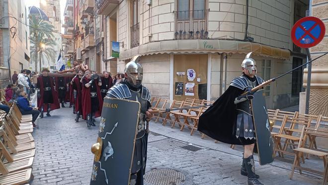 Traslado del Santísimo Cristo de la Victoria por la Guardia Pretoriana en Orihuela
